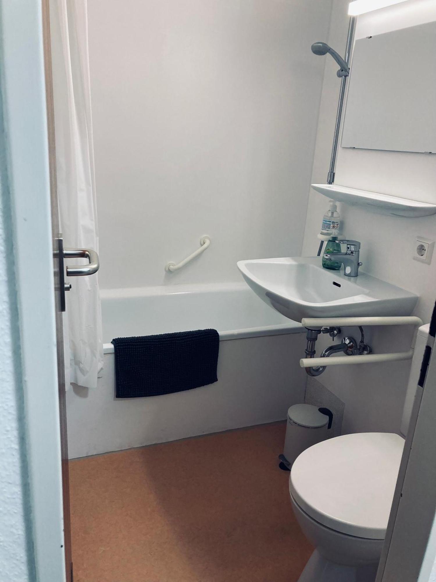 Free Apartment - Ermstal Bad Urach Εξωτερικό φωτογραφία